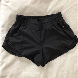 Lululemon hottie hot high-rise lined short 2.5